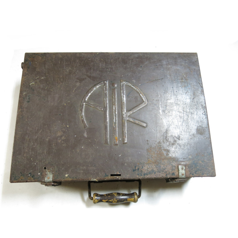Caisse métal non identifiée  ref 741