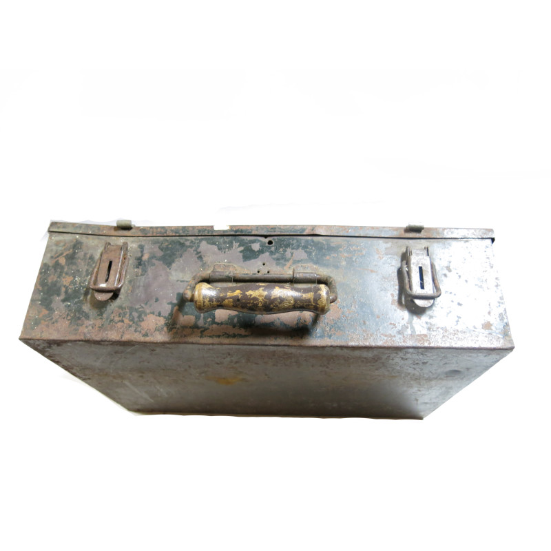 Caisse métal non identifiée  ref 741