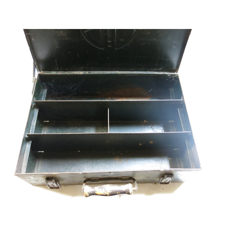 Caisse métal non identifiée  ref 741