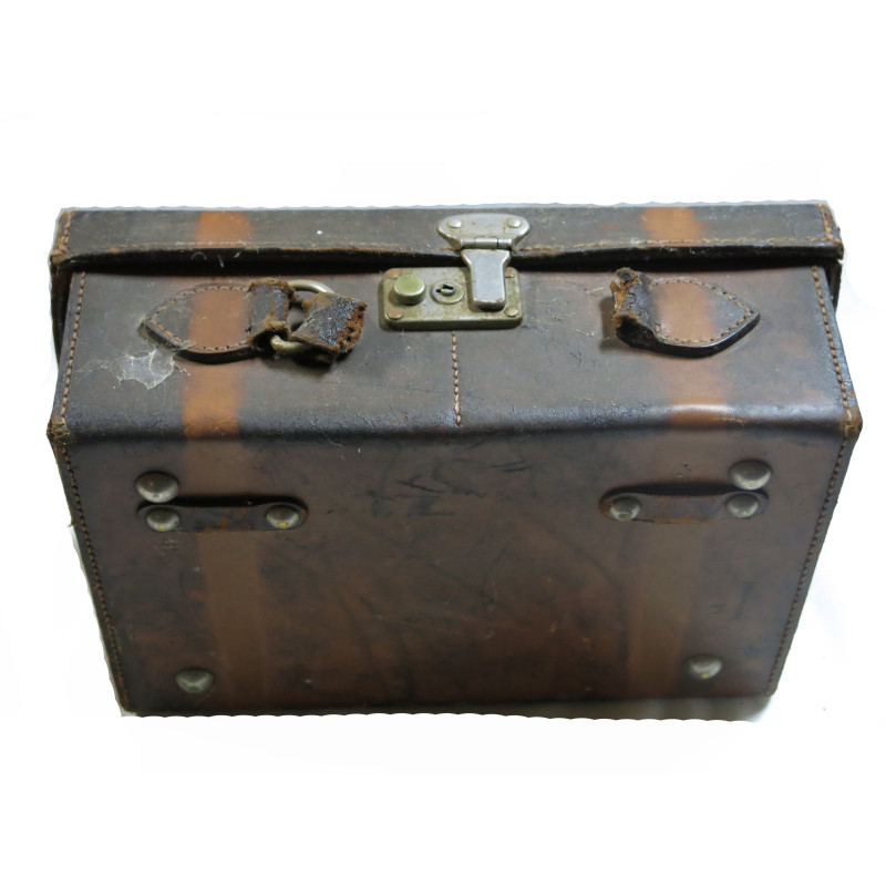 Petite valise cuir non identifiée  Réf 821