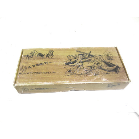 Boite revolver Uberti avec notice ref 447 