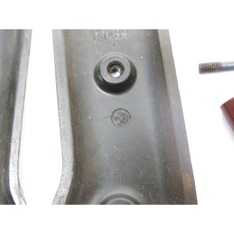 Paire de plaquettes bakélite originales pour MP38 ou MP40 marron Réf 563 