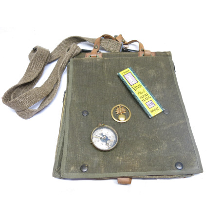 Porte carte liseur 1952 avec boussole et crayon  ref 258