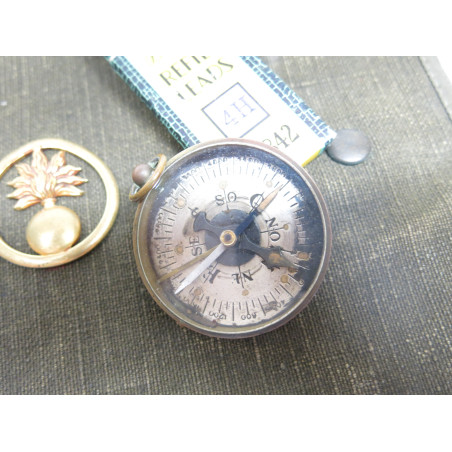 Porte carte liseur 1952 avec boussole et crayon  ref 258