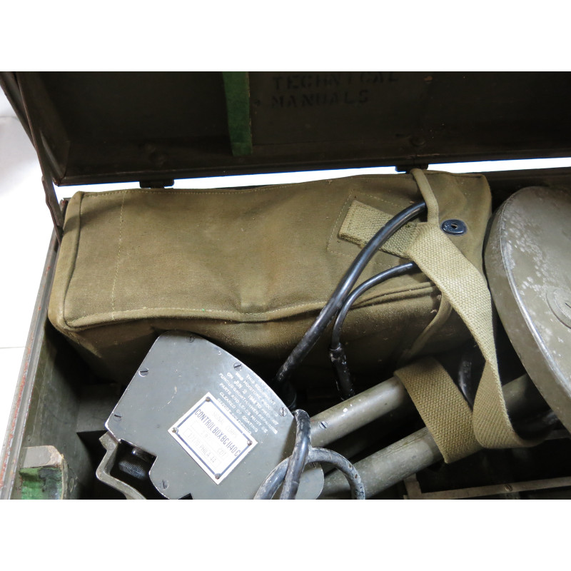 Détecteur de mine SCR 625  US 1944 dans sa boite ref 505 