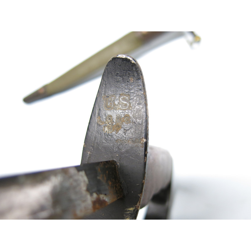 Poignard trench US 1917 lame triangulaire original 1917 ref 556 Poignard trench US 1917 lame triangulaire original 1917 ref 556