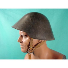 Casque réglementaire acier avec couvre casque Est Allemand DDR