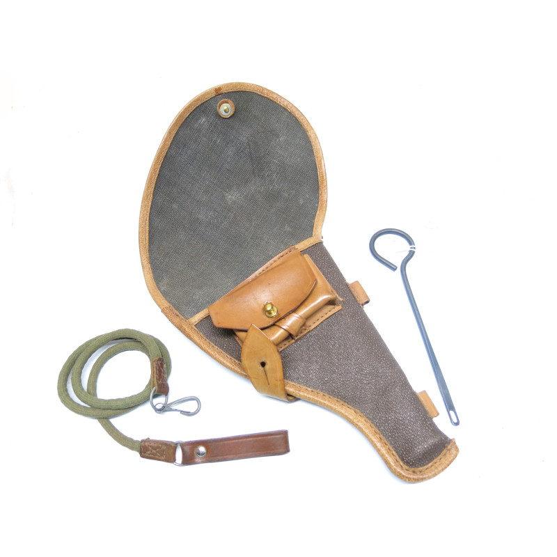 Étui cuir revolver Nagant avec baguette Étui cuir revolver Nagant avec baguette