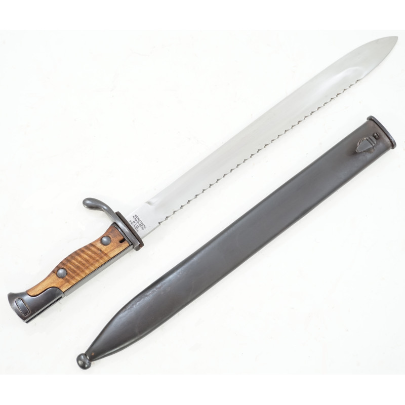Baïonnette Mauser G98 à dent de scie avec fourreau métal Baïonnette Mauser G98 à dent de scie avec fourreau métal