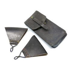 Pochette cuir et 2 triangles cuir ref 33