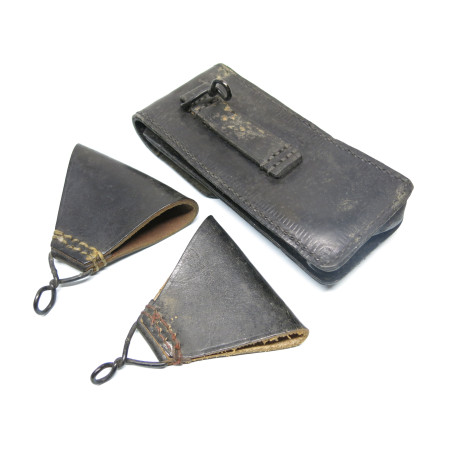 Pochette cuir et 2 triangles cuir ref 33