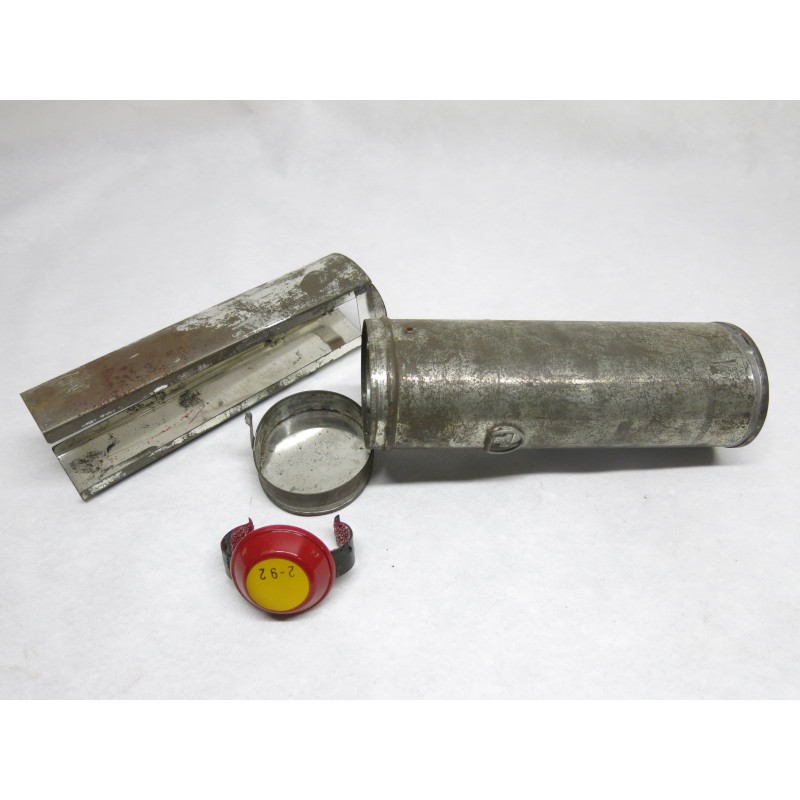 Boite avec 1 Petard RUGGIERI a griffe de 45  pour rail 