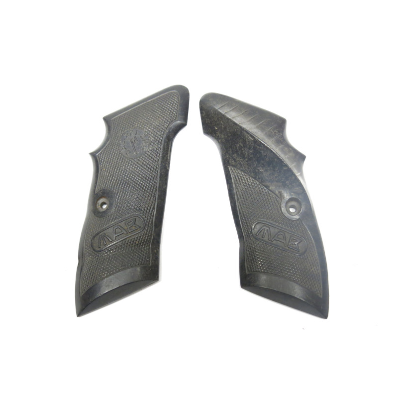 Paire de plaquettes pistolet MAB modele F 22 LR ref  600