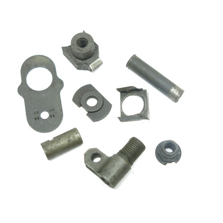 Lot de pieces FAMAS ref A 10