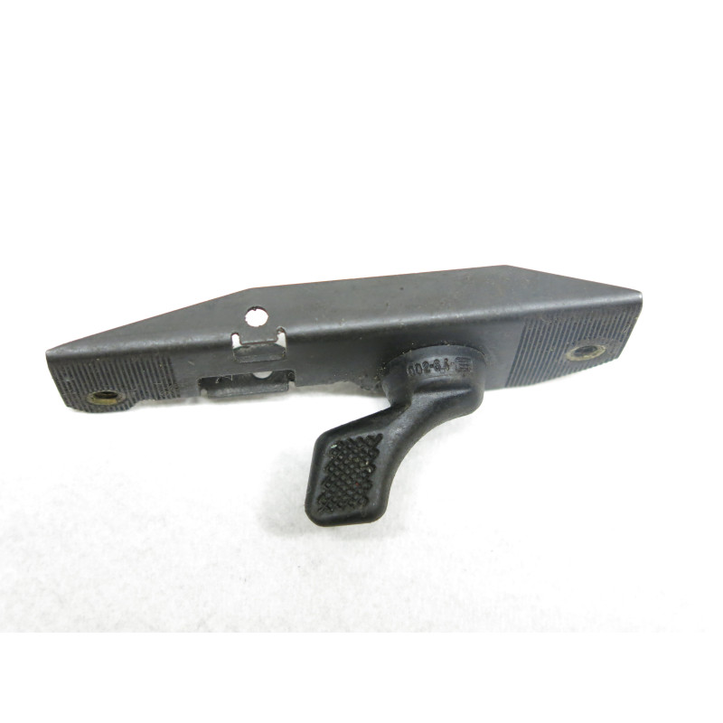 Plaque avec levier de securité FAMAS ref 240